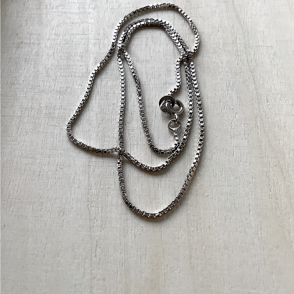 NIB STG SILVER solid box chain Vintage 16”